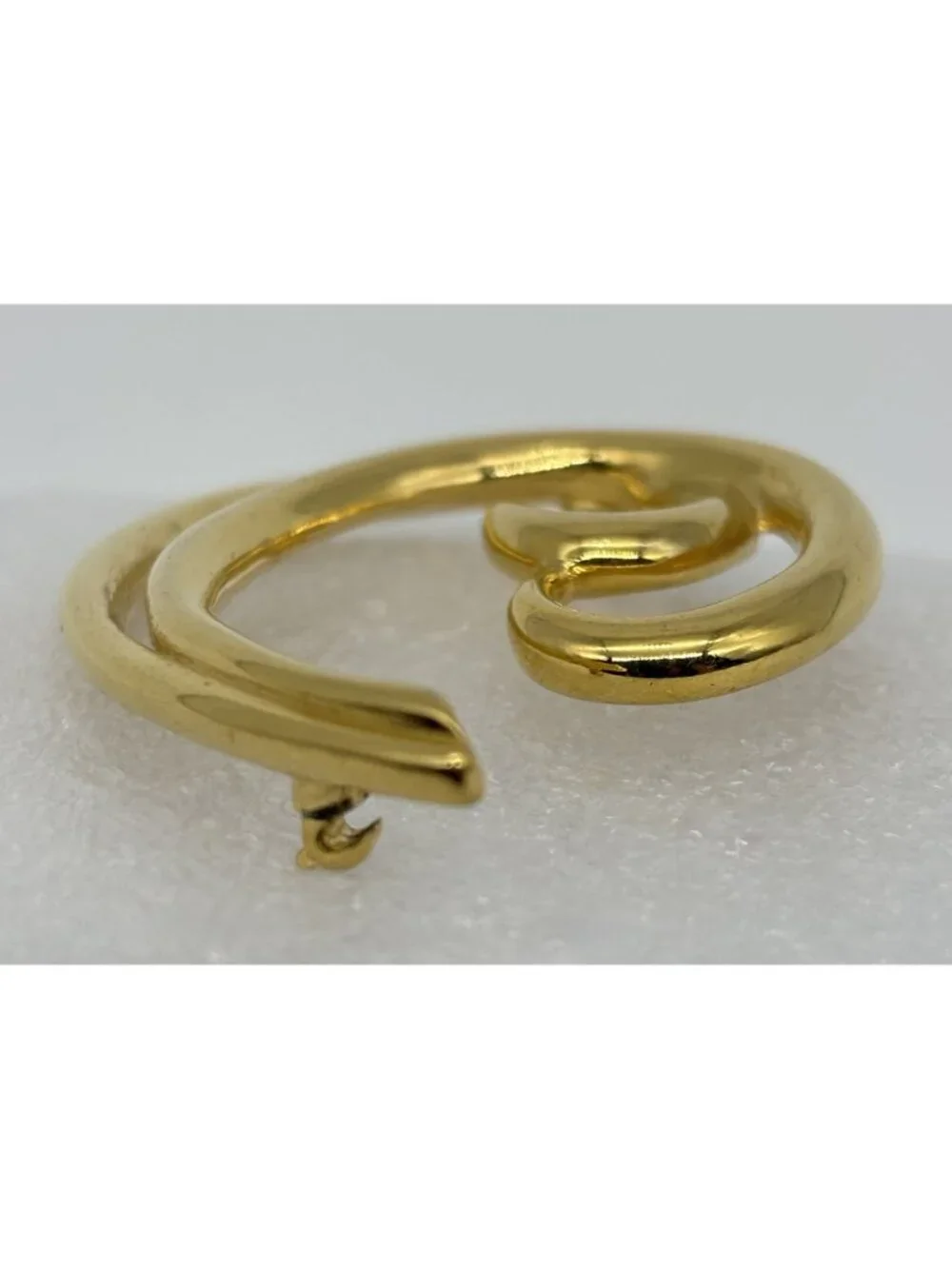 Vintage Trifari Double Waves Swirl Curl Brooch Pin Polished Gold Tone and Signed